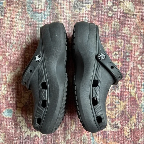 Crocs women’s 9 Classic Platform Clogs by Crocs in Black - Picture 2 of 7
